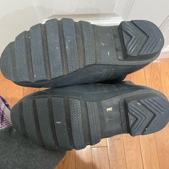 Hunter Tall Rain Boots - Adjustable, Navy Blue, Size 6 - Picture 3 of 3